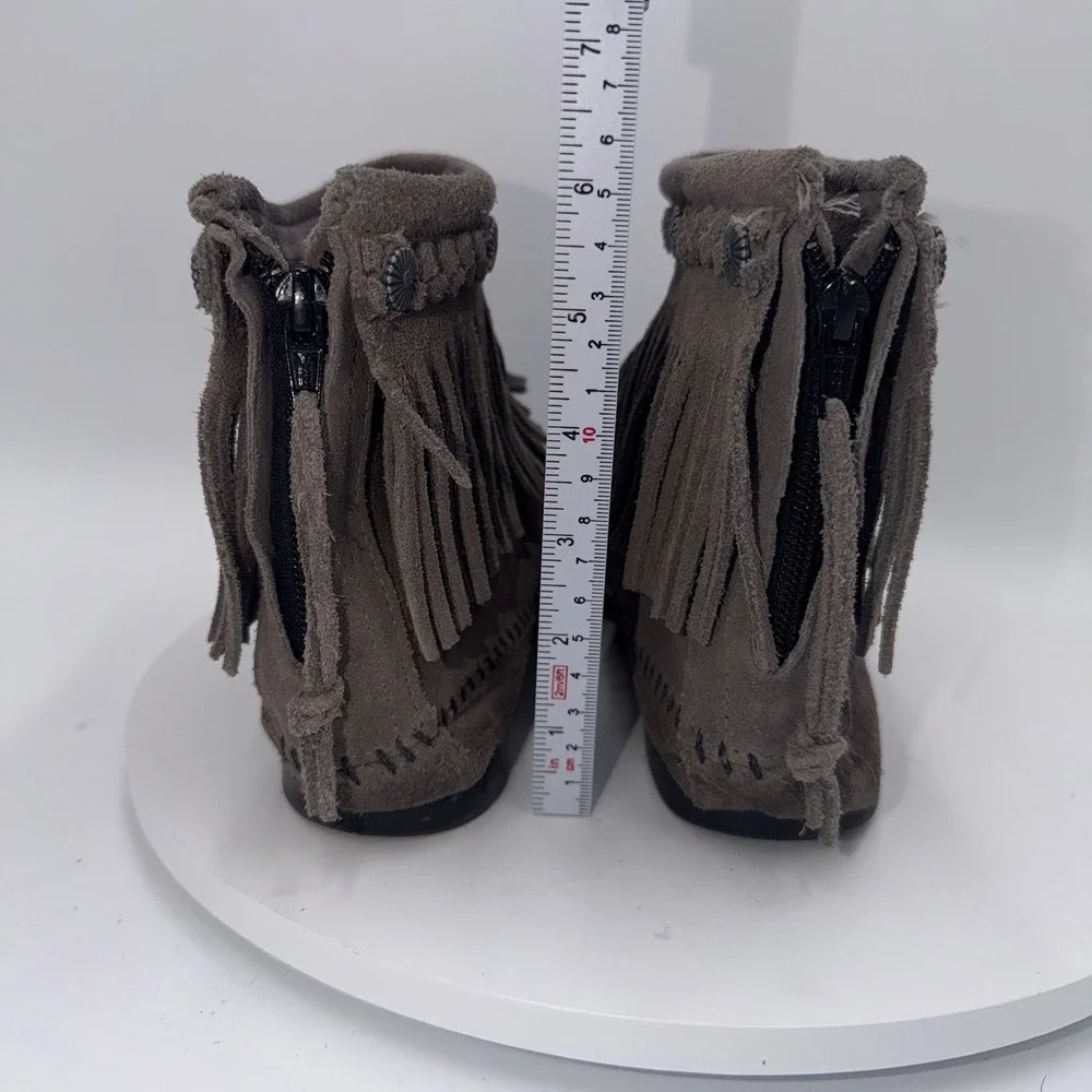 MINNETONKA Moccasins Ankle High Top Fringe Boots Gray Suede Back Zip Size 9.5
